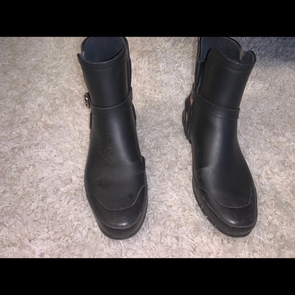 Burberry rain boots - Picture 4 of 12